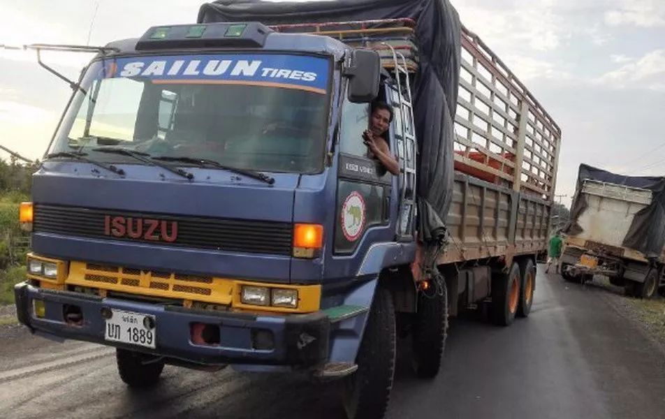 去老挝开卡车,随车带17亿现金,一趟能挣3000万!