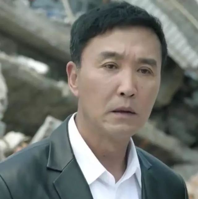 丁志誠:馮遠征和吳剛的同學,也是人藝85班畢業的,畢業後在人藝演過一