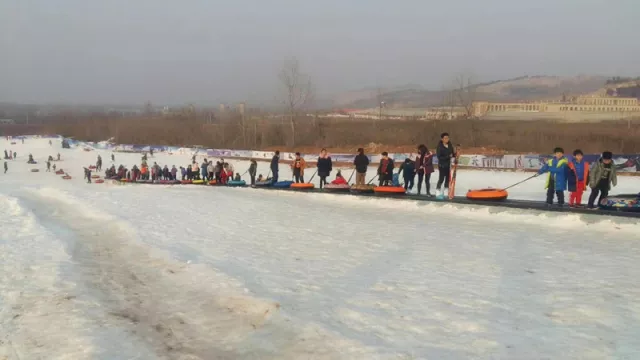 重磅嘉祥首家室外滑雪场五岭滑雪场