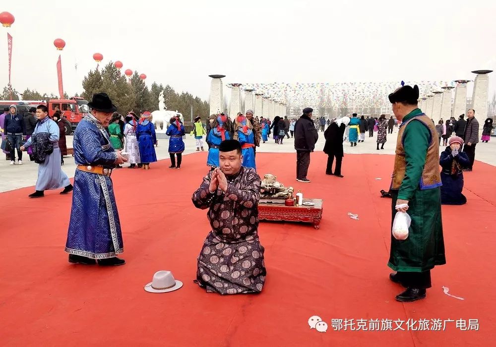 中国鄂托克前旗第三届圣火文化节暨冰雪那达慕之祭火仪式盛大举办