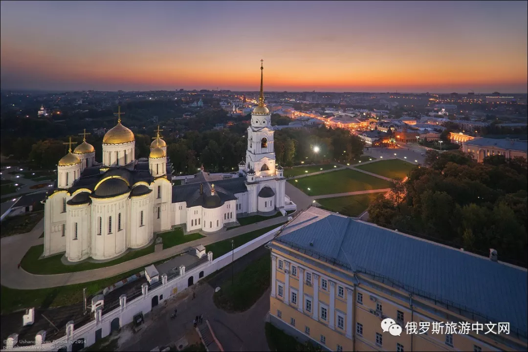 建于985年,1033岁普斯科夫 Псков,建于903年,1115岁斯摩棱斯克