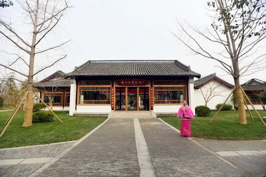 瘦西湖美術館瘦西湖美術館位於二十四橋核心區域,佔地約1.