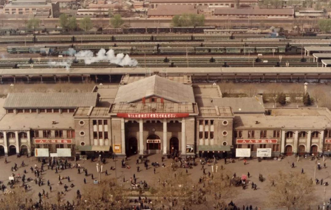 40年前的郑州火车站你见过吗真实照片陪你震撼走春运