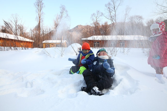 帶孩子去大東北吃喝玩樂東北菜吃的豪爽大雪天玩兒的過癮