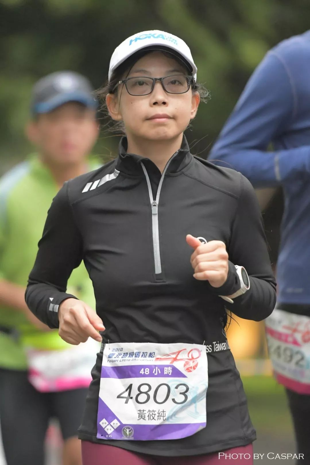 抗日組男子:12小時賽抗日組女子:白天奔跑在賽道上的選手們超級馬拉松