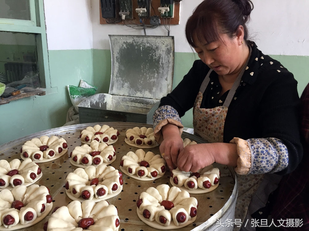 山西民俗腊月二十六家家户户蒸年馍吃着花馍过大年