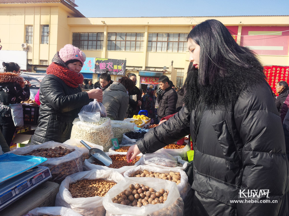 【新春走基層】秦皇島:趕大集 辦年貨 歡歡喜喜過大年