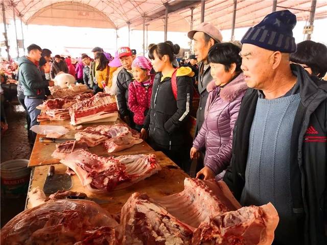 瀘西金馬鎮臘月間的趕集日,缺乏年味的你請點開