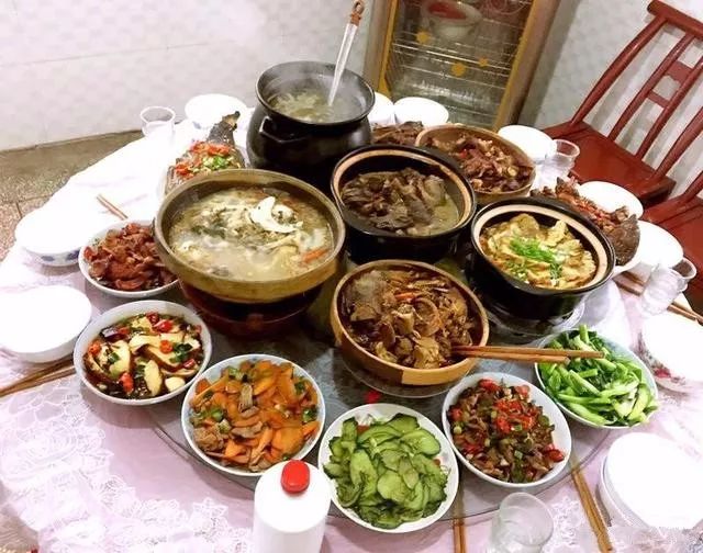 桃源人為什麼在早上吃年夜飯