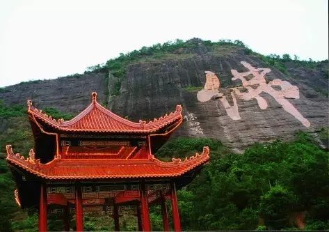 名山—都峤山 都峤山,又称南山,萧韶山,位于容县石寨乡境内,距容城