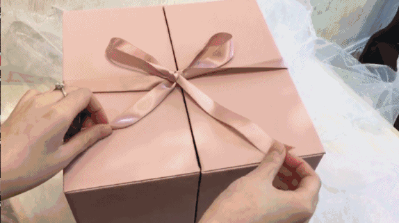 打开的礼物盒子动态图图片