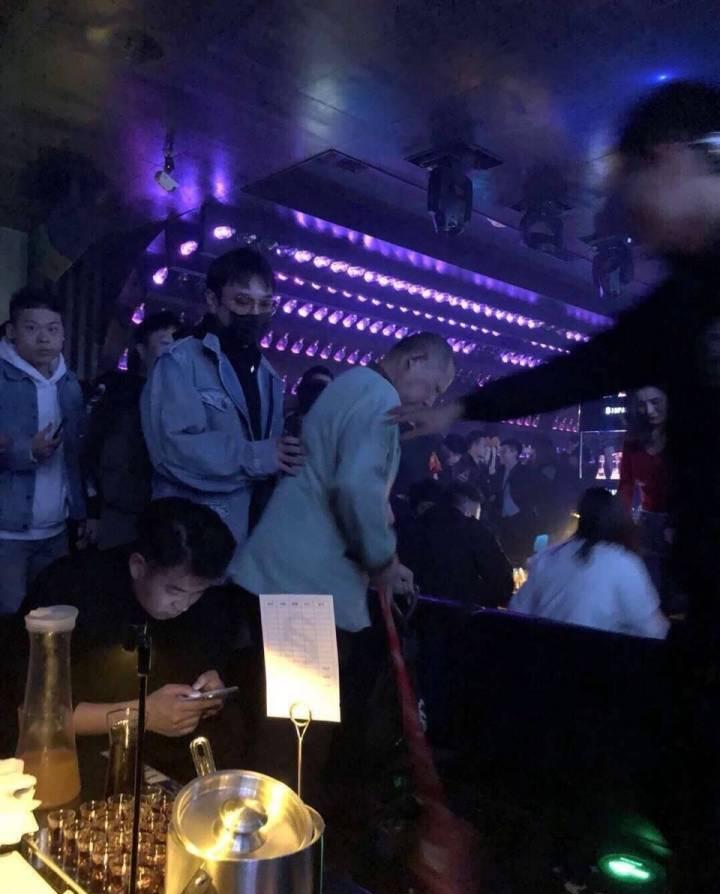 王思聪酒吧深夜蹦迪 快手网红韩安冉疑似出镜