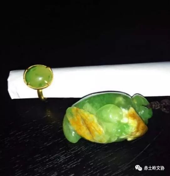 对于褒河翠的产生,大家都相信那位地址工程师的说法,在距今十几亿年前