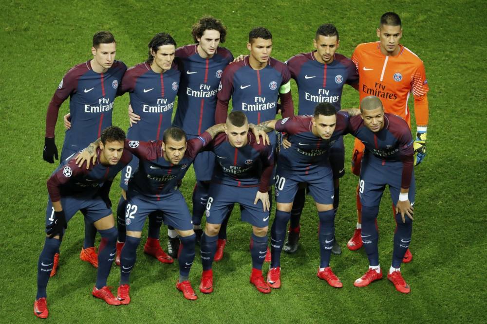 巴黎先发全家福在《法国足球》发布的两队预测先发11人的身价总和对比