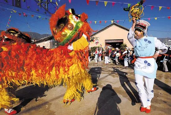 還要組織豐富多彩的民族文體活動慶祝,唱