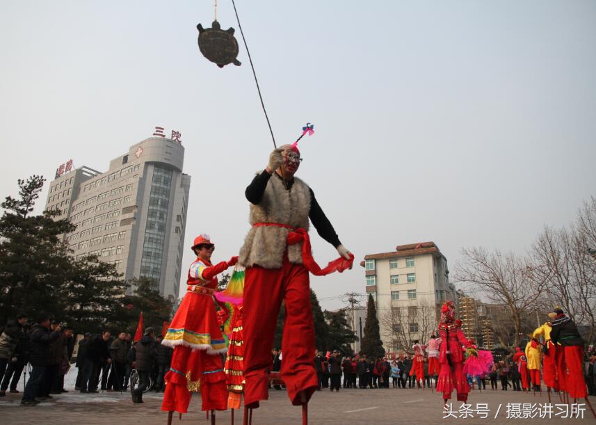 即將消失的高蹺—小時候過年最愛看踩高蹺 如今幾乎銷聲匿跡了