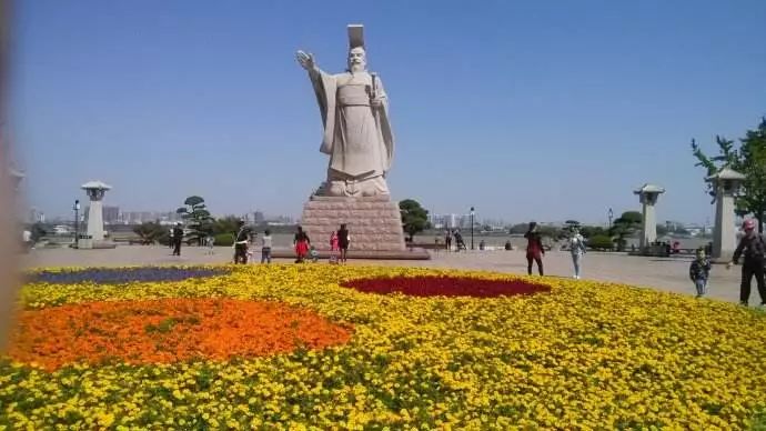 鄂州滨江公园雕像是谁图片