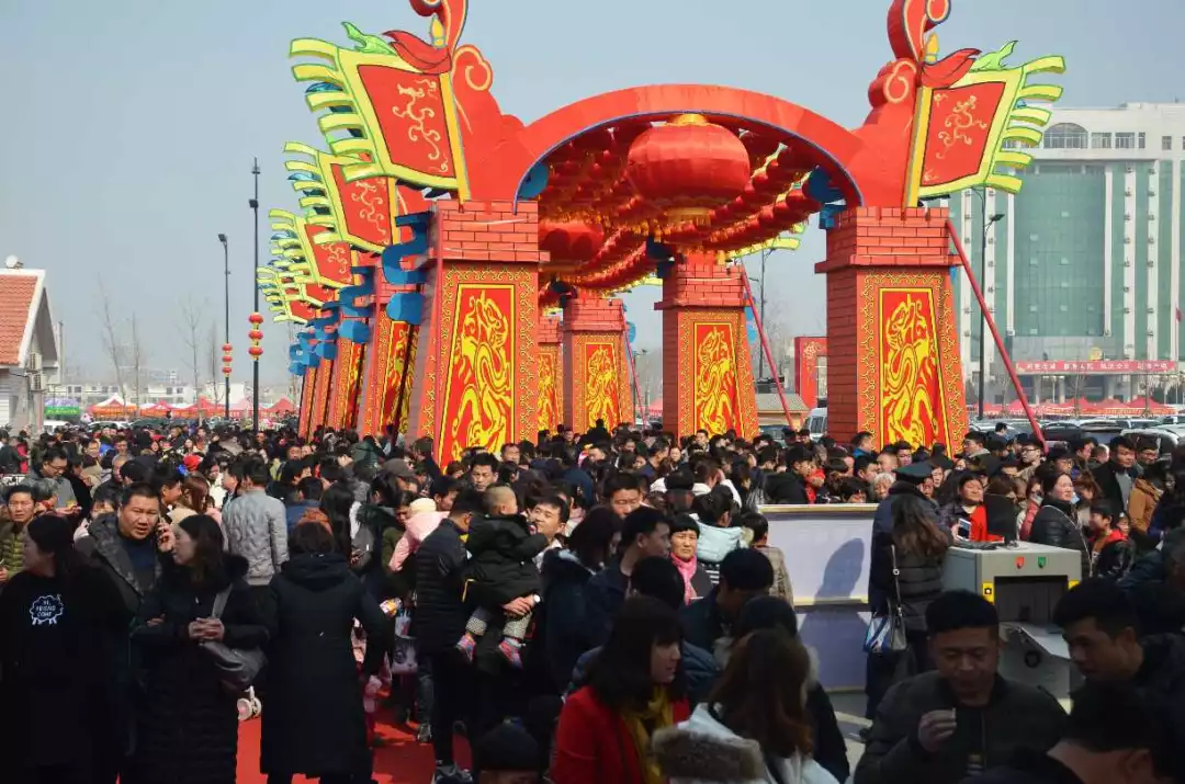 万岁山春节大庙会图片