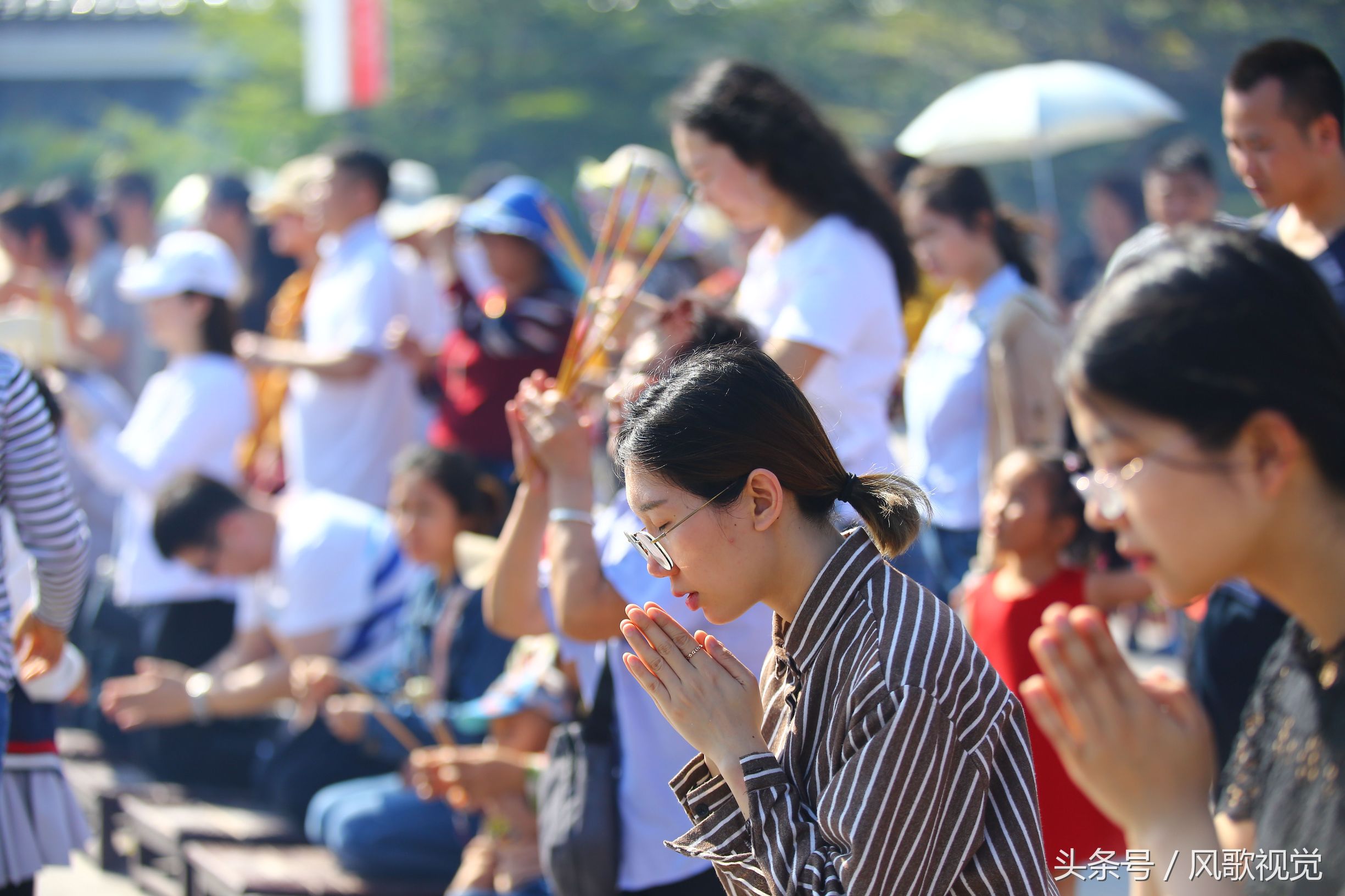 红红火火中国年,大年初一烧香祈福迎新春