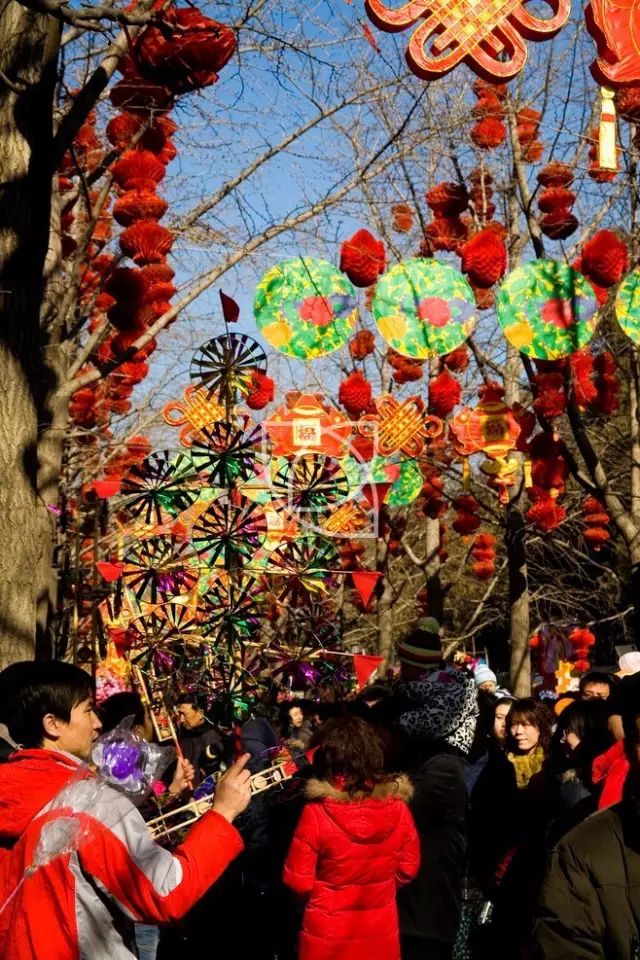 老北京的大商號,這天均大舉祭祀活動,祭品要用