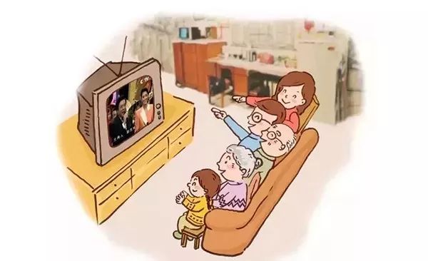 一家人看电视漫画图片