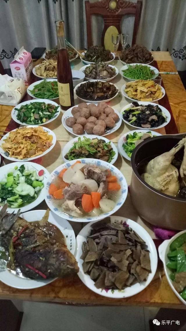 贵州年夜饭实拍图片