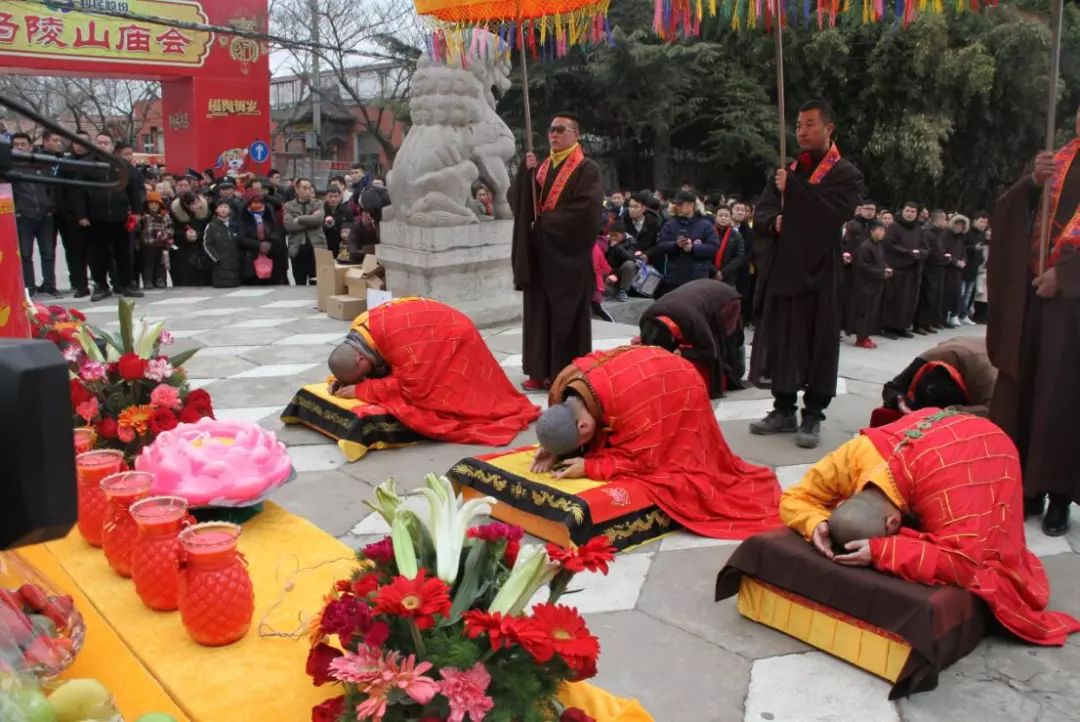 壮观虔诚震撼马陵山千人祈福传灯法会隆重举行