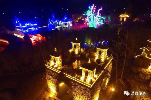 溪滑雪場滑雪場大廳景區人流排隊購票浮來青旅遊度假區還有就是看人