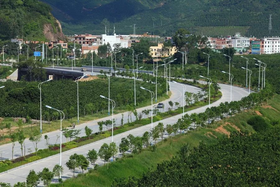 平和县城西环路(朱连生)摄近年来,平和县强化城市规划管理,大力推进