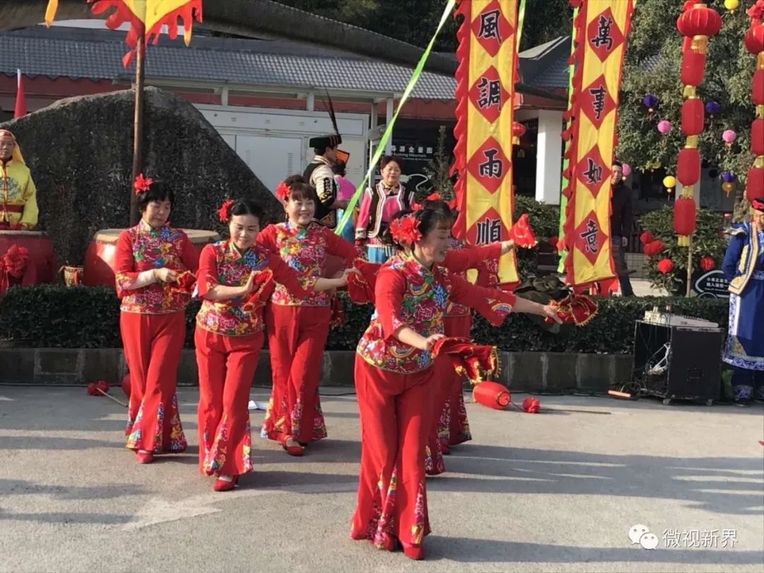 快看!北川寻龙山民俗花灯戏 热闹非凡