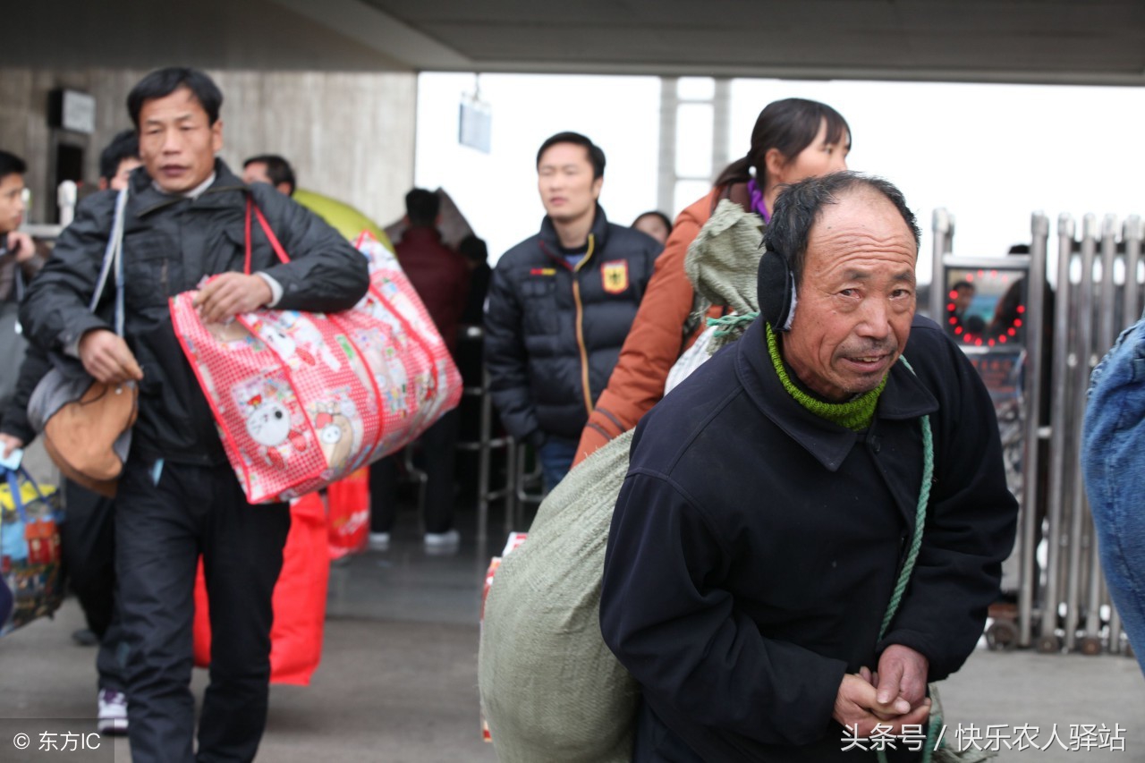 15张外出打工图与众不同的背包客看完忍不住落泪了