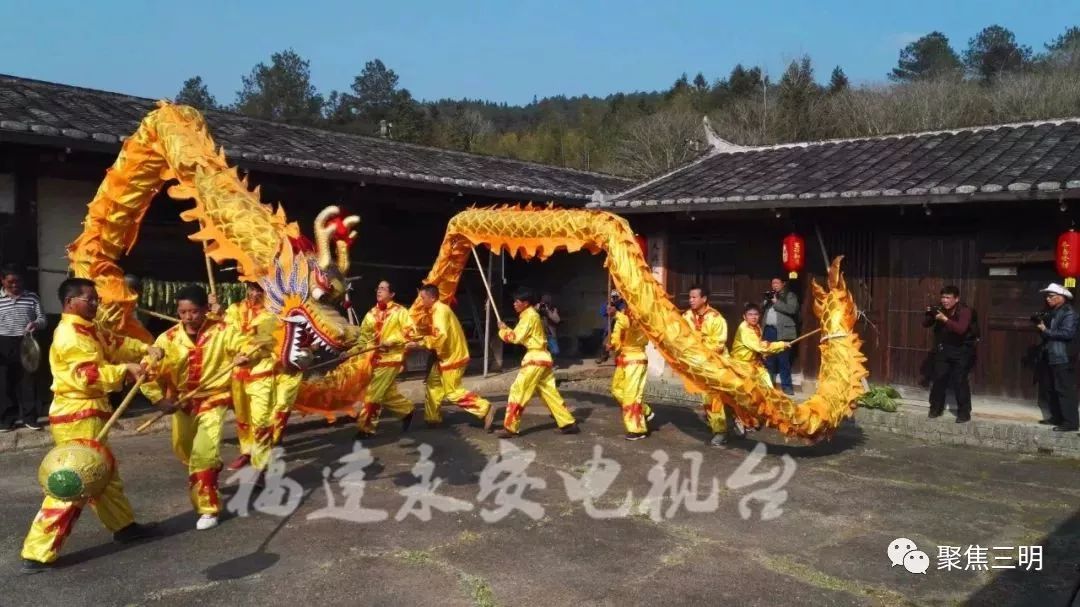 朱氏九節龍表演小陶當地的特色春節活動下面小編帶你一起去感受下吸引