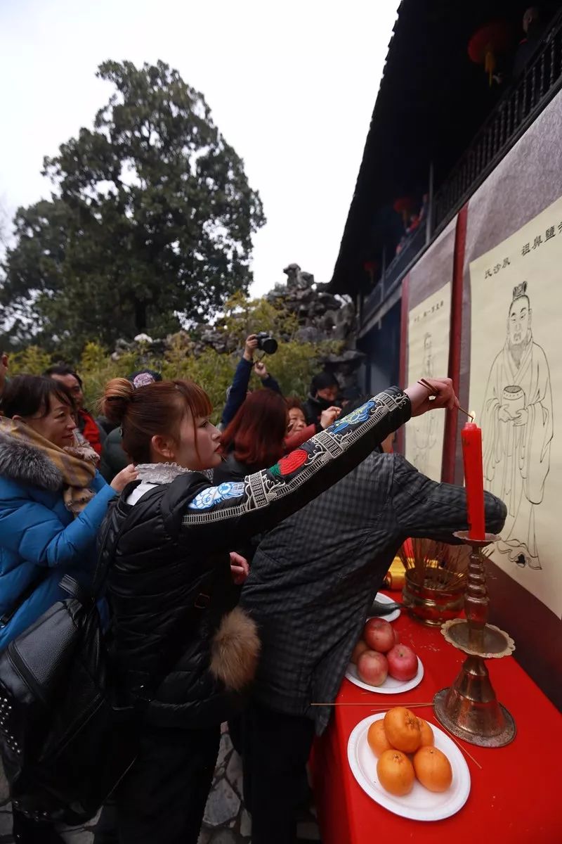 大年初五祭神祈福,扬州个园人气爆棚过新年!