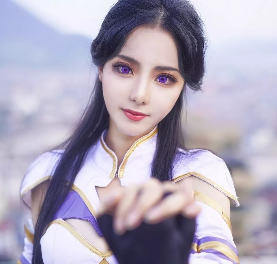 胸大腰細的她被稱為中國最美coser,麻宮雅典娜,紫霞仙子,女帝都能神