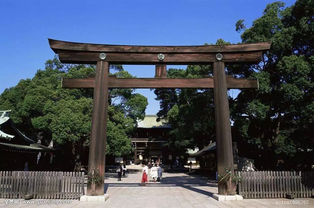 明治神宫是位于日本东京都涩谷区代代木的神社,供奉有明治天皇,是日本