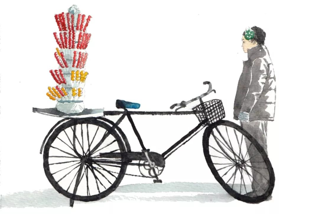 的年关开始有人推着自行车叫卖一串串红彤彤的冰糖葫芦象征幸福和团圆