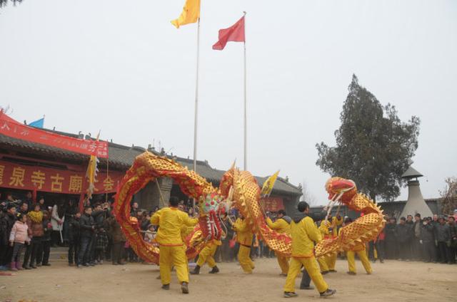 游览荥阳市龙泉寺古庙会 感受传统的农村宗教风俗