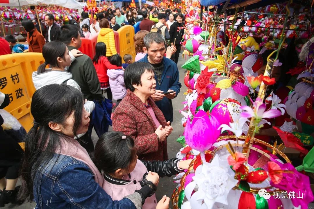 2018年2月24日大年初九,民俗活动南海罗村乐安花灯会盛大开幕,现场