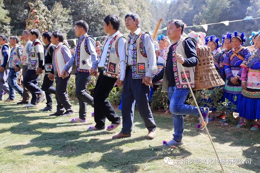 2018年禄丰中村乡峨山讨跑佬马缨花节掠影多图