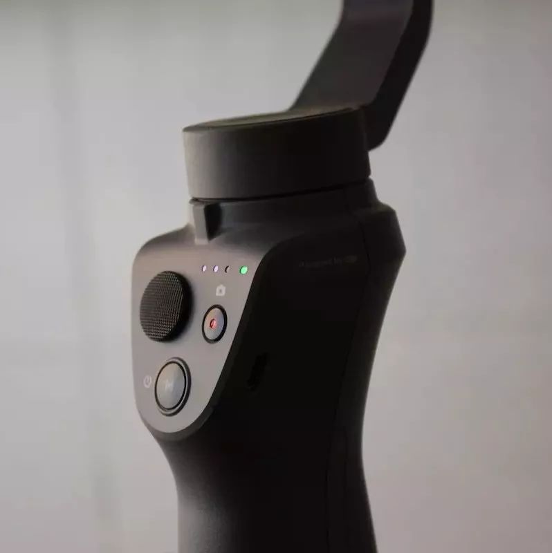 玩了一下大疆Osmo Mobile 2，我终于知道陈可辛为什么用它拍电影了_手机