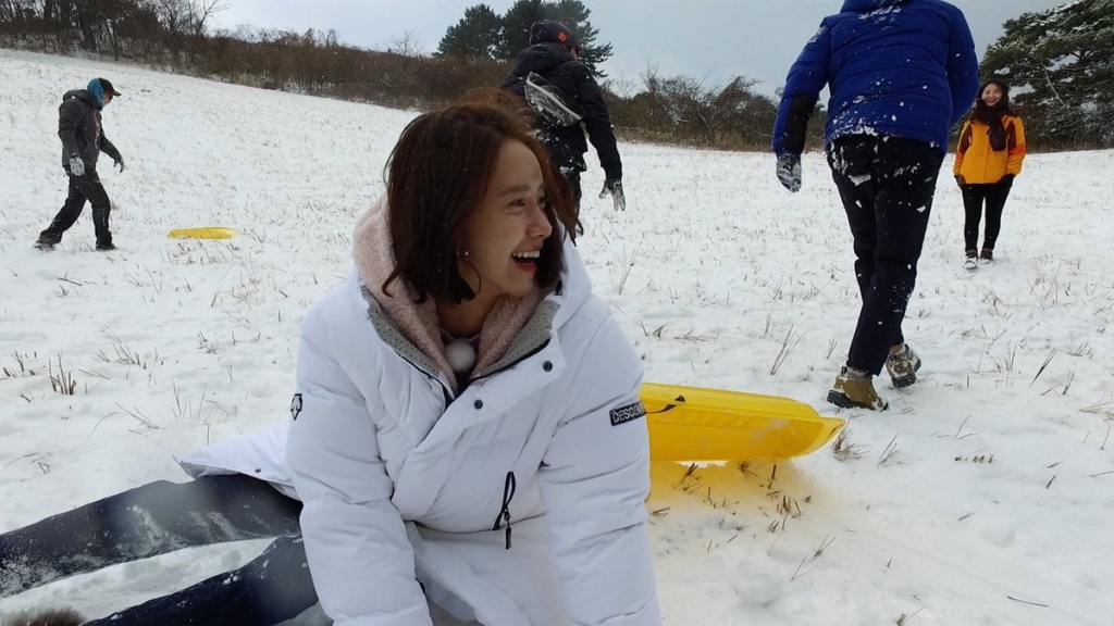 冬季篇怎麼能少得了滑雪!允兒《孝利家民宿2》預告出新