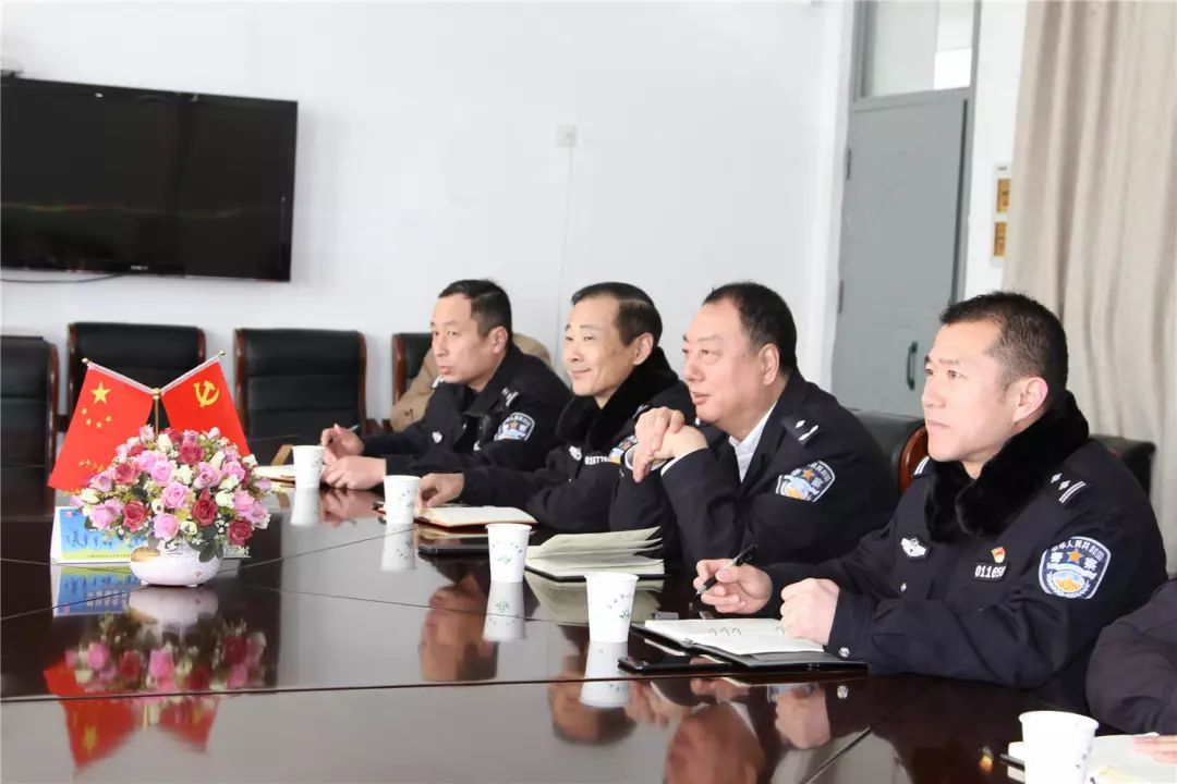 上海市公安局浦东分局领导  到我校调研座谈