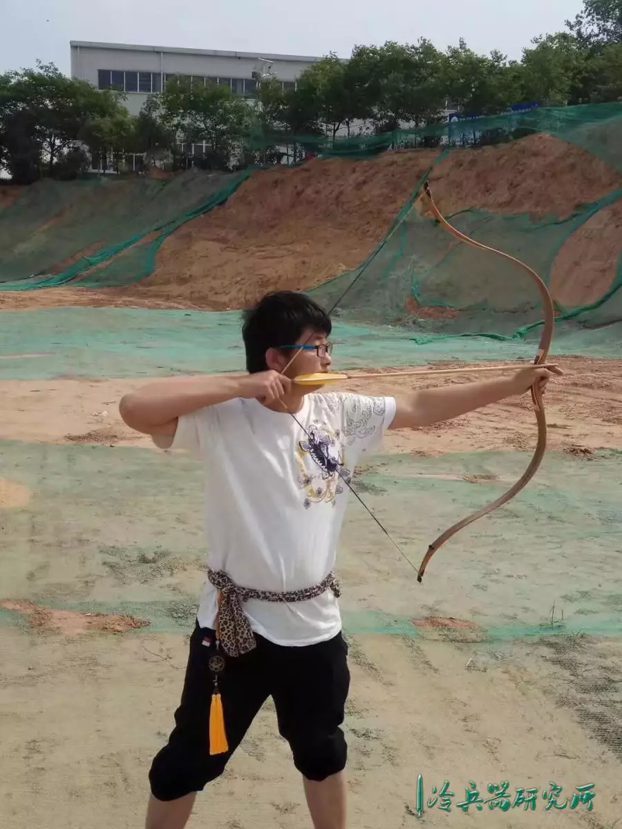 會射箭就一定會打獵嗎傳統弓獵與競技射箭到底有啥不同