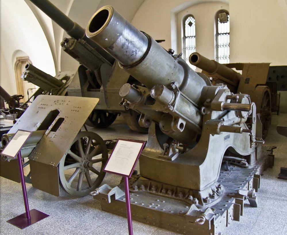 克虏伯305毫米35倍炮图片