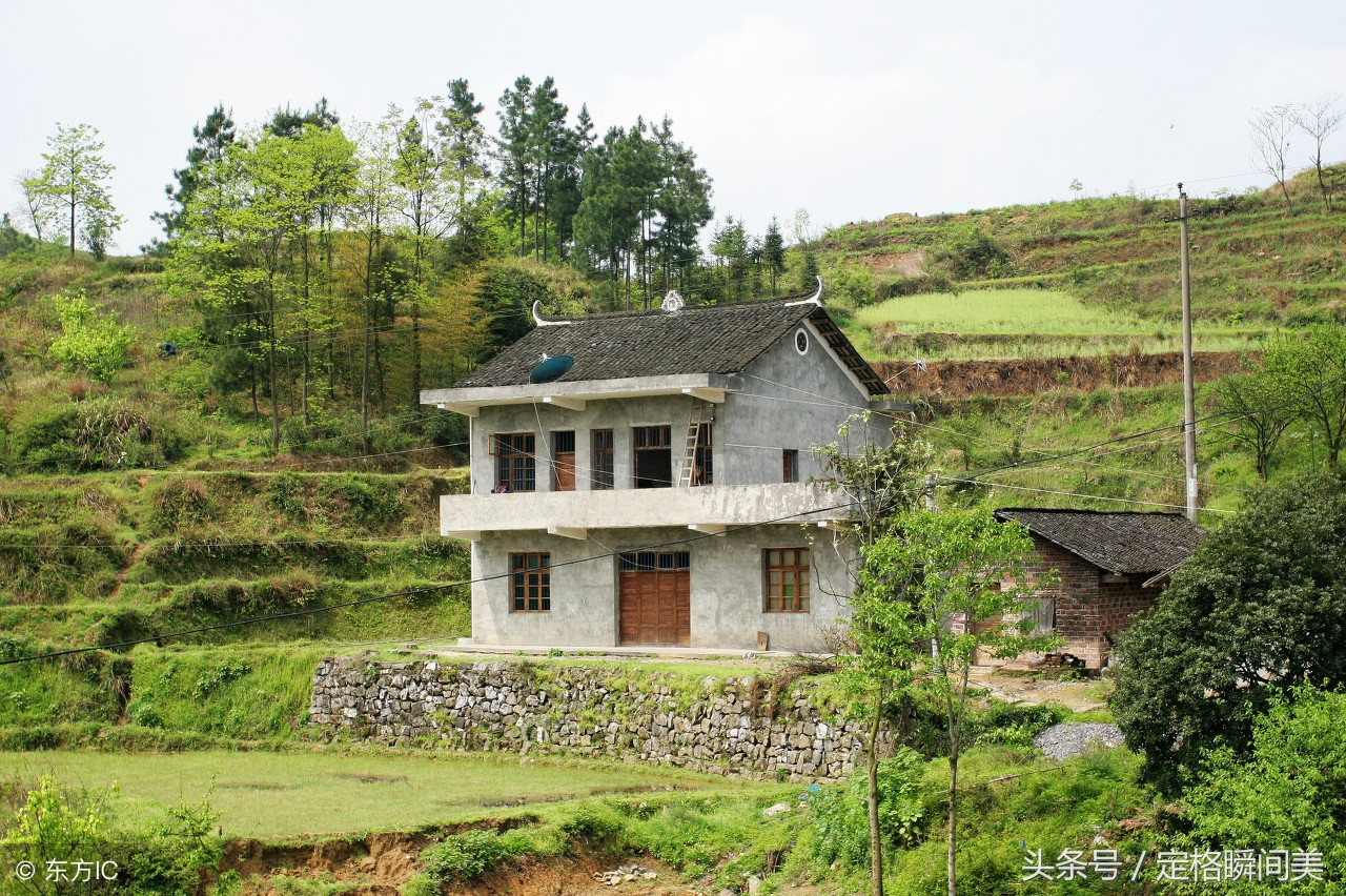 农二代在城里买了新房 农村老家没人住了 为何还要盖小洋楼空着