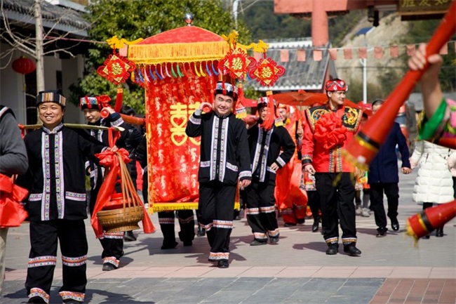 九龙江举办浪漫畲族集体婚礼,这个春节最温暖的年味!