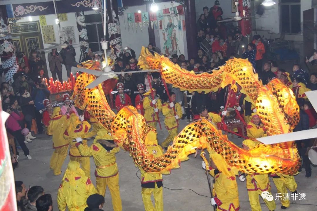 文化 正文 节日当天,在翁垟东塘下公园,河西村女子鱼灯舞表演;儿童