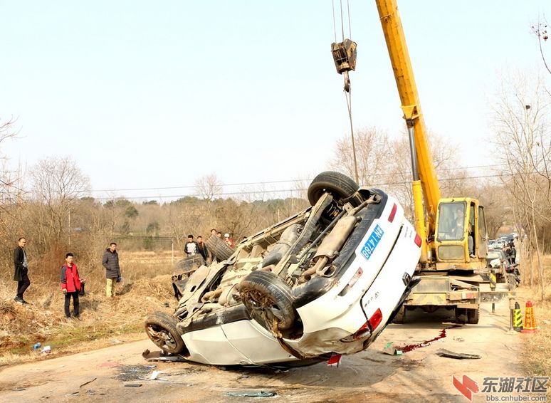 2人死亡3人受傷車禍現場情況太