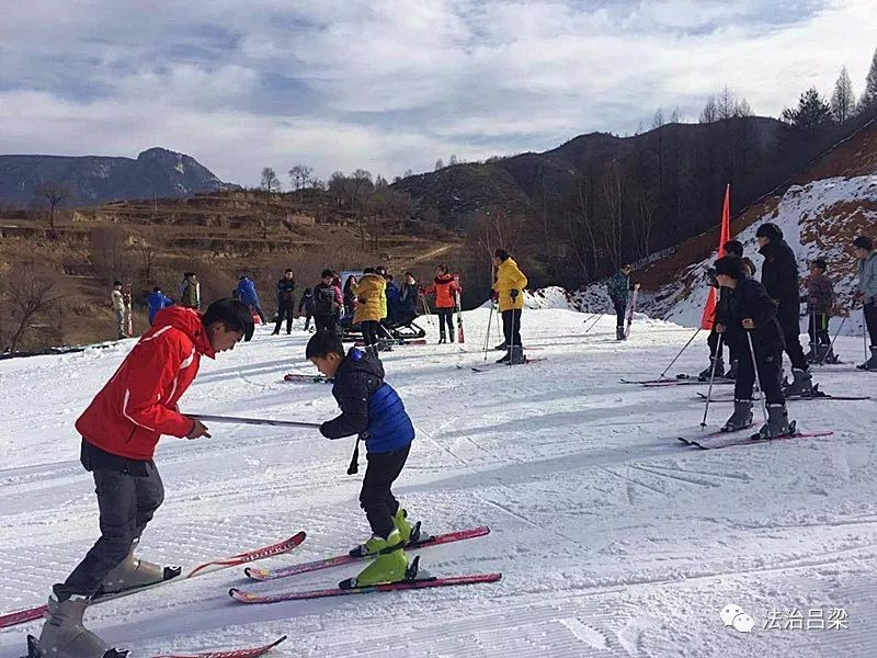 吕梁悦隆滑雪场图片