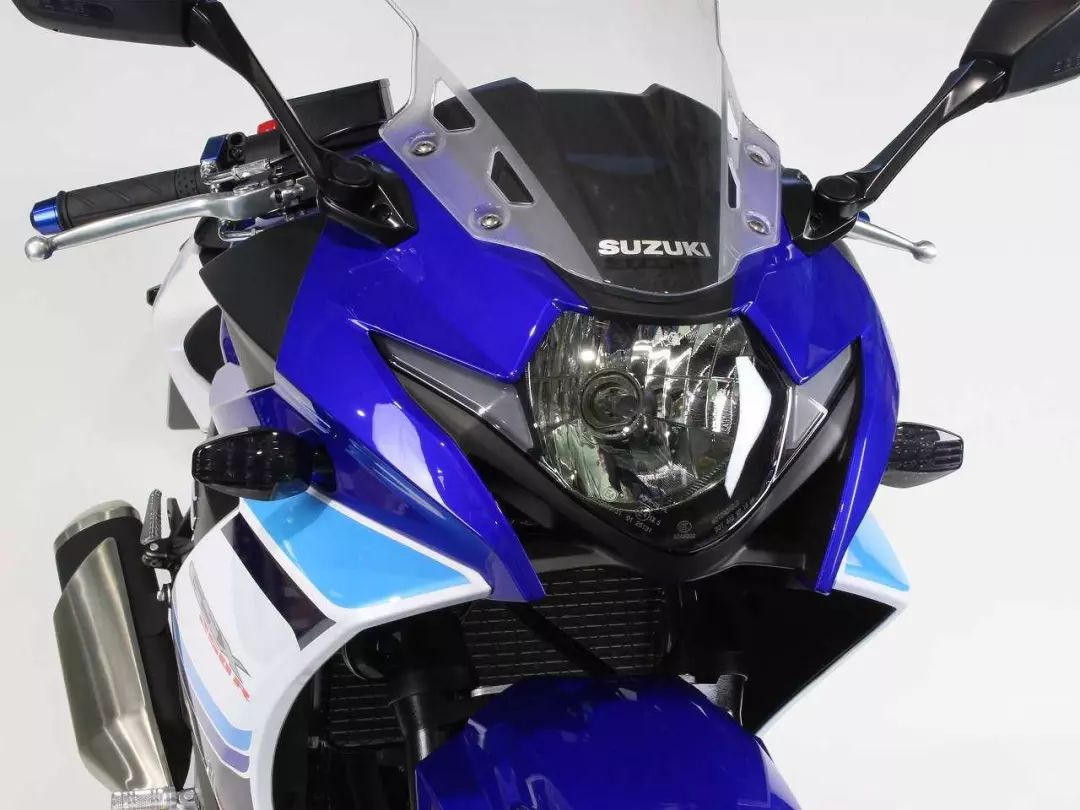 posh 發佈多款針對 gsx250r 的改裝件